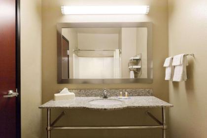 Lone Star Inn & Suites - image 10