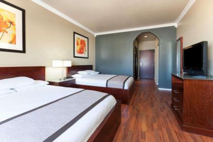 Lone Star Inn & Suites - image 5