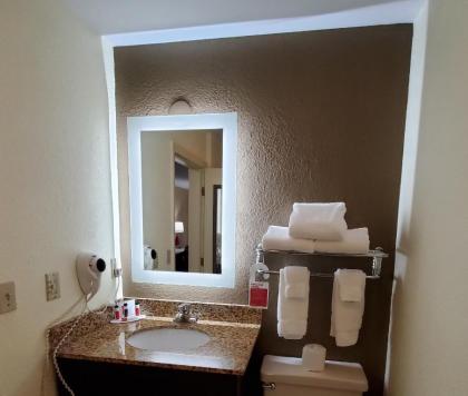 Ramada by Wyndham Groton - image 12