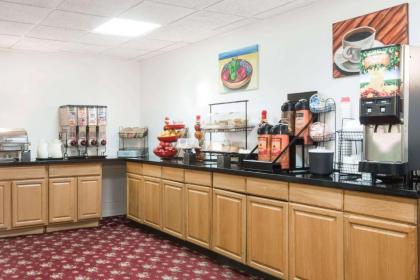 Ramada by Wyndham Groton - image 3