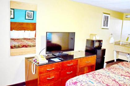 Flagship Inn & Suites - image 11