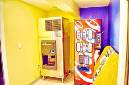 Flagship Inn & Suites - image 7