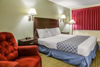 Rodeway Inn Groton - image 2