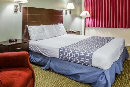 Rodeway Inn Groton - image 4
