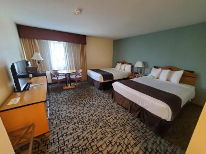 Groton Inn & Suites - image 13