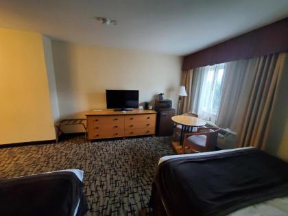 Groton Inn & Suites - image 15