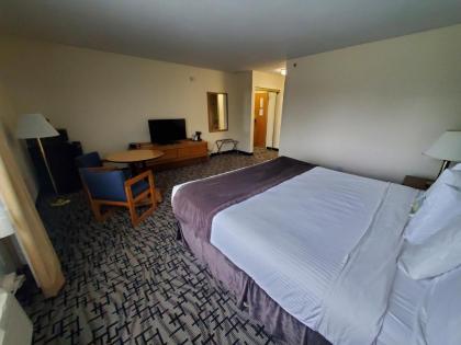 Groton Inn & Suites - image 8