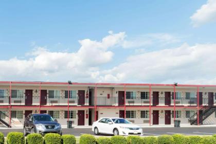 Travelodge by Wyndham Grove City / So. Columbus