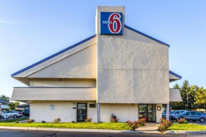 Motel 6-Grove City OH