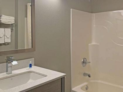 Quality Inn & Suites Grove City-Outlet Mall - image 6