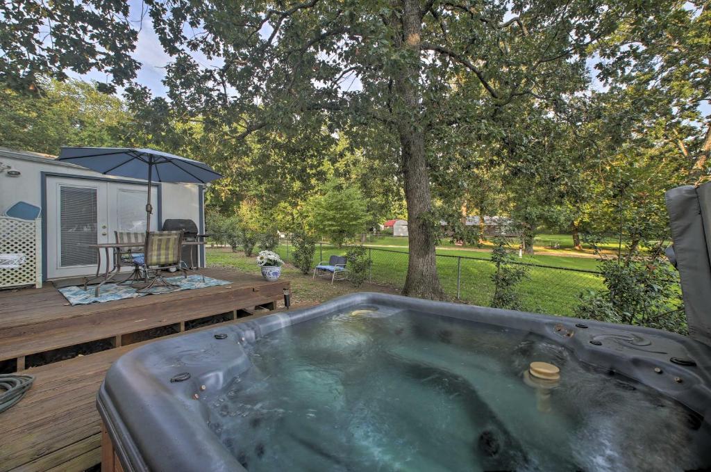 Private 1-Acre Grove Home with Hot Tub by Grand Lake! - image 3