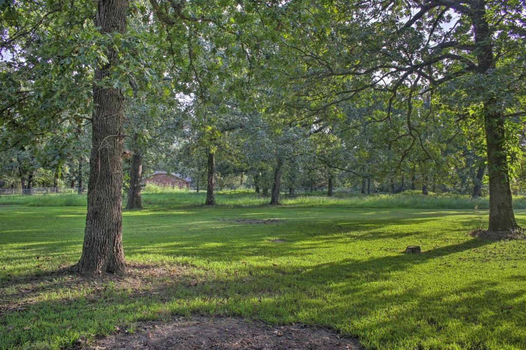 Private 1-Acre Grove Home with Hot Tub by Grand Lake! - image 6