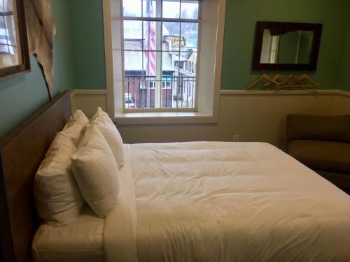 The Groveland Hotel - image 2
