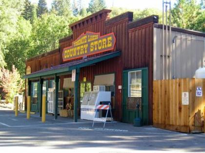 Yosemite Lakes River Yurt 22