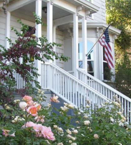 Yosemite Rose Bed And Breakfast