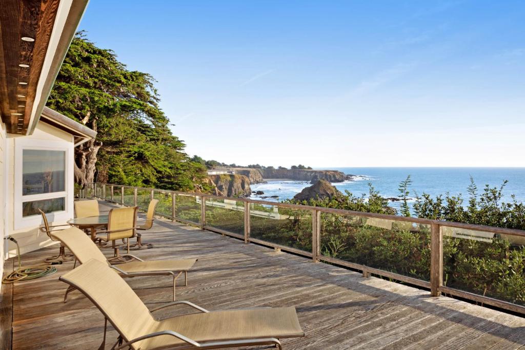 The Cliff House - main image