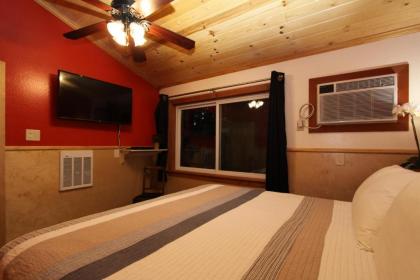 The Woods Hotel - Gay LGBTQ Cabins - image 10