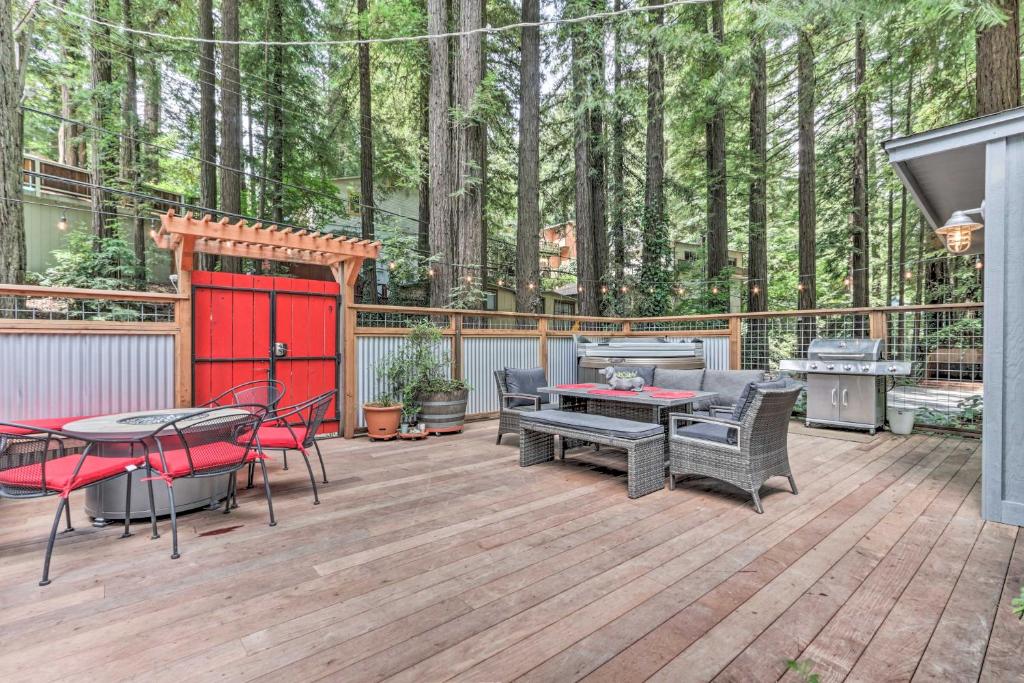 Redwoods Treehouse Across From the Russian River! - main image