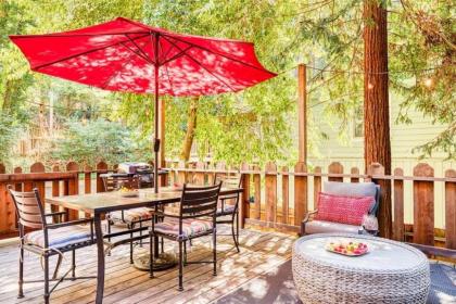 Redwood Retreat! Redwoods! Walk to River!! Hot Tub!! BBQ! Central Air!! - image 5