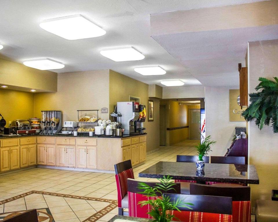 Comfort Inn Guilford near I-95 - image 6
