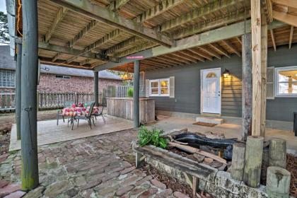 Waterfront Gulf Breeze Apartment with Grill 2 Bikes - image 3