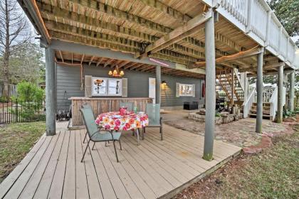 Waterfront Gulf Breeze Apartment with Grill 2 Bikes - image 7
