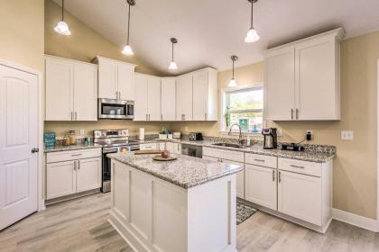 Gulf Breeze Getaway - 8 Mi to Pensacola Beach - image 12