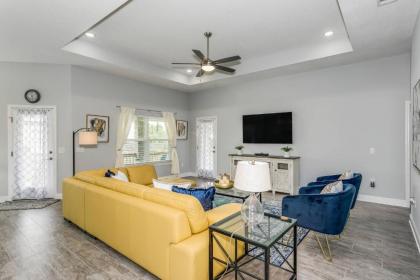 3138 Laurel Drive - image 9