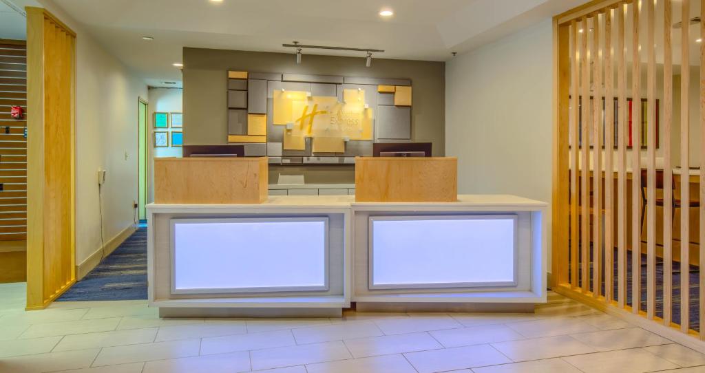 Holiday Inn Express Hotel & Suites Gulf Shores an IHG Hotel - image 5