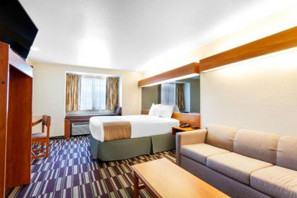 Microtel Inn & Suites by Wyndham Gulf Shores - image 2