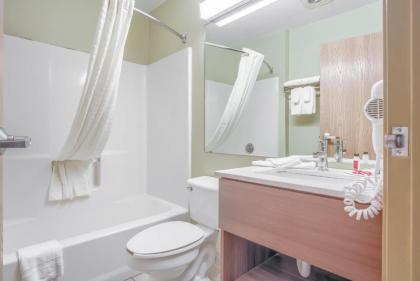 Microtel Inn & Suites by Wyndham Gulf Shores - image 3