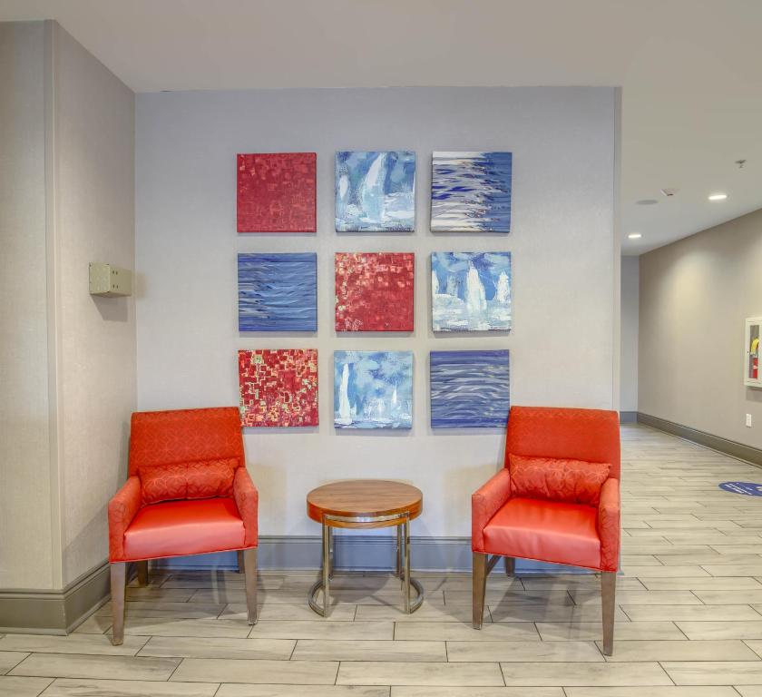 Hampton Inn Gulf Shores - image 3