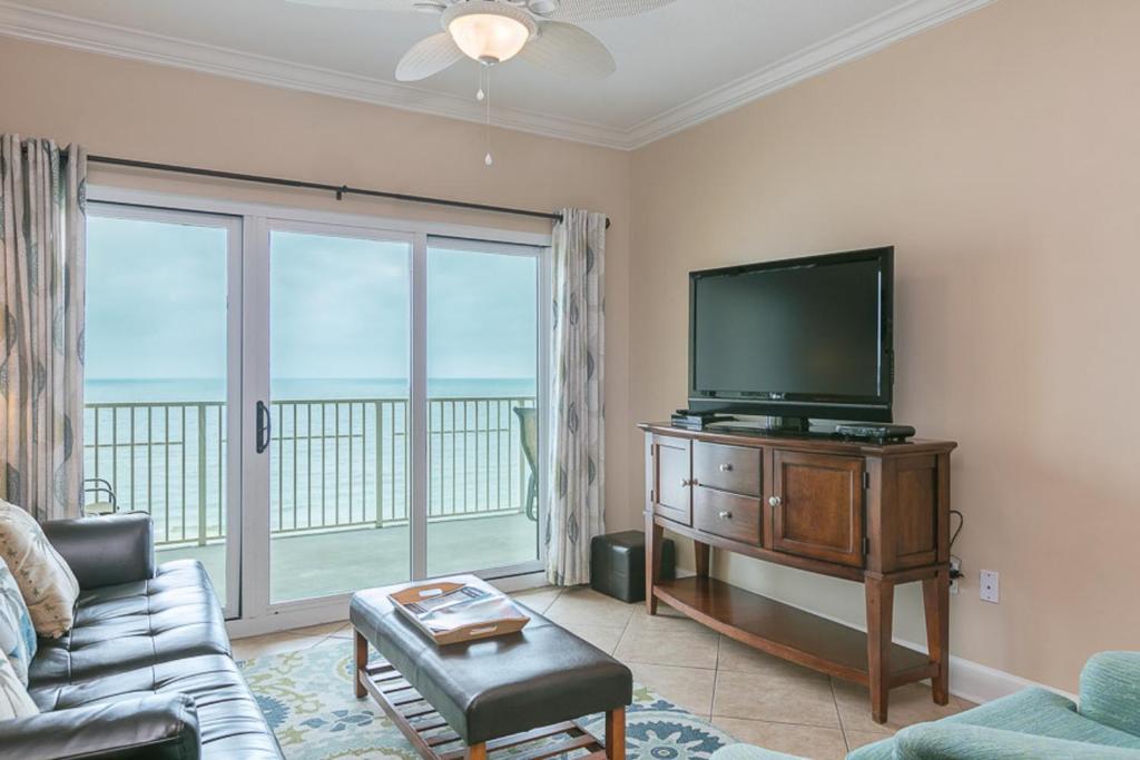 Seawind Condominiums - main image