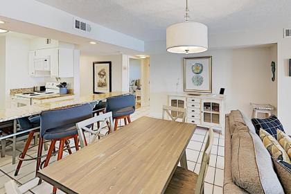 Walk Everywhere! Charming Gulf-View Condo with Pool condo - image 2