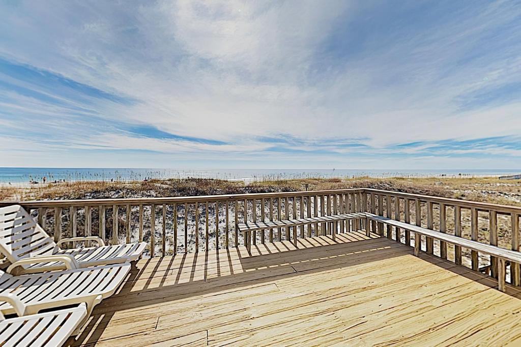 Beachside “Daydream Hideaway” w/ Vast Gulf Views home - main image