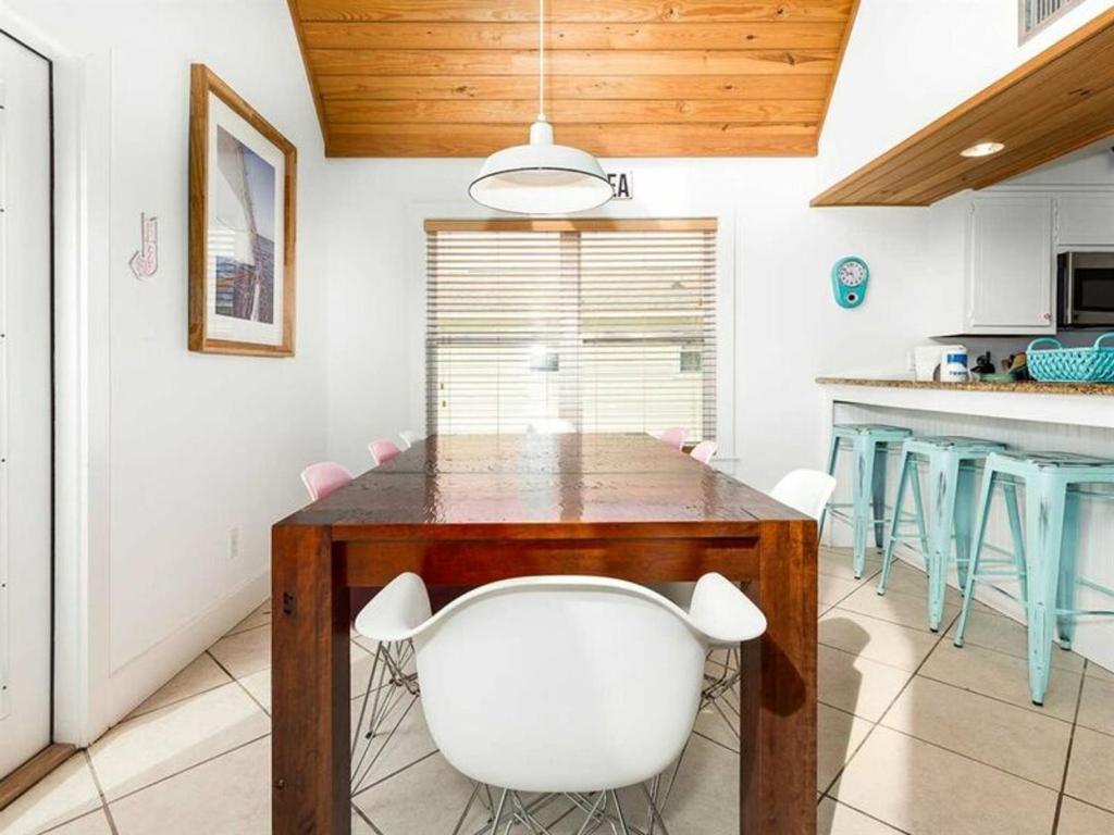 Breeze In by Meyer Vacation Rentals - image 5