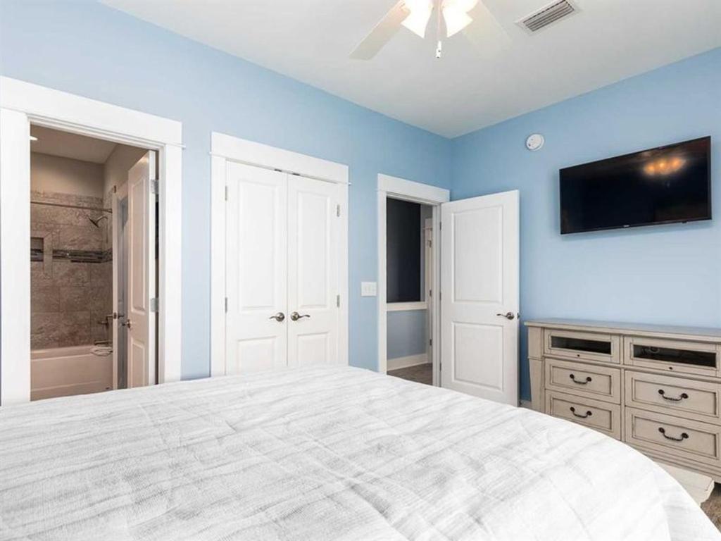 The Sandlot by Meyer Vacation Rentals - image 2