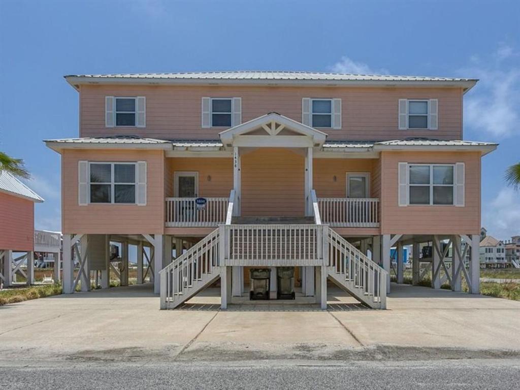Sea La Vie by Meyer Vacation Rentals - main image