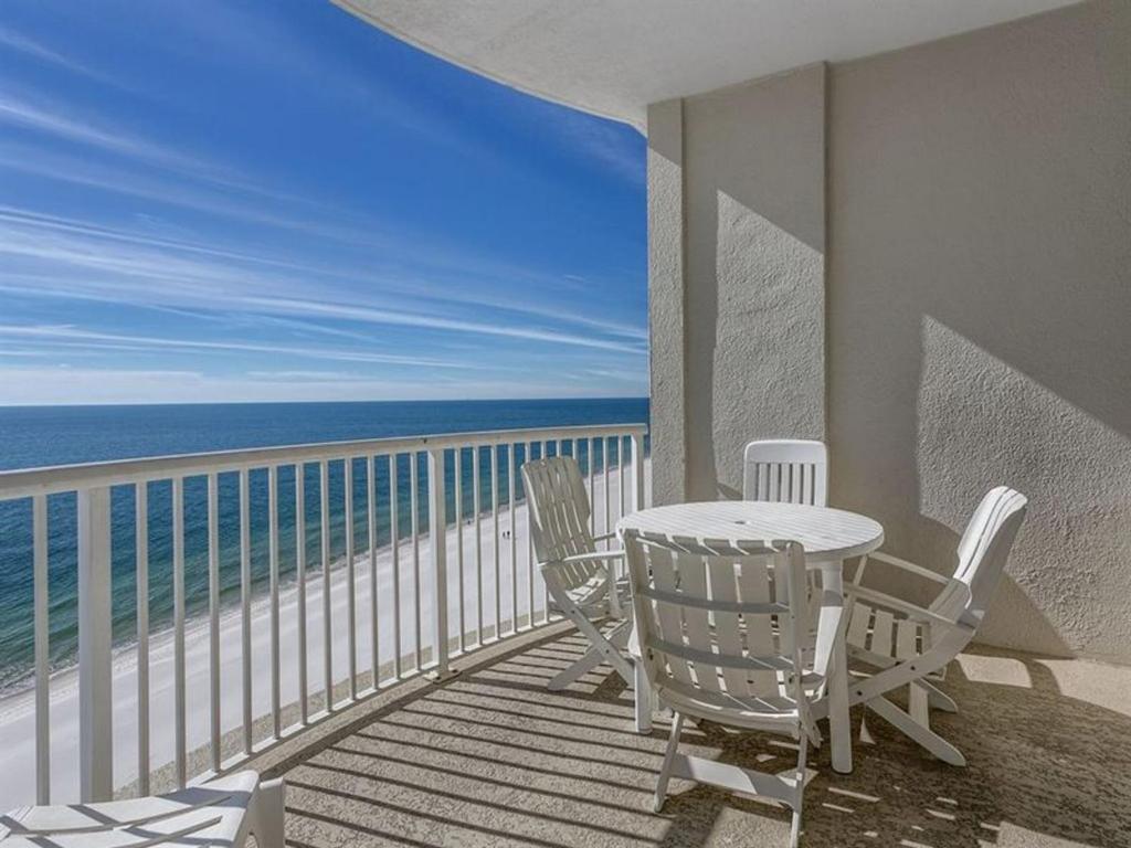 Royal Palms 1304 by Meyer Vacation Rentals - image 3