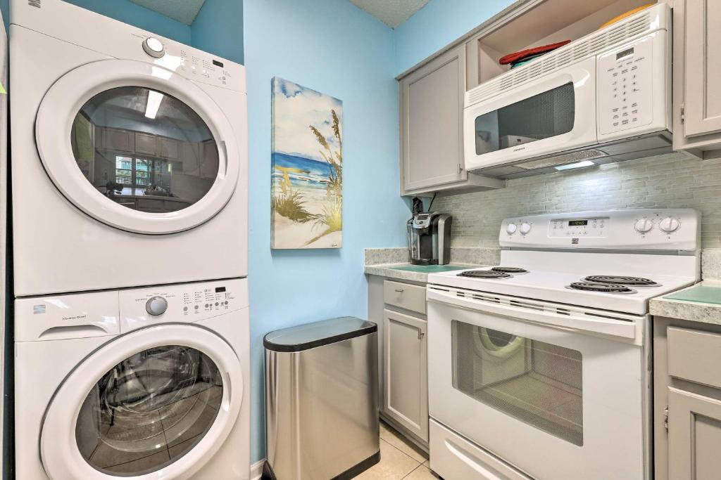 Modern Gulf Shores Condo with Pool and Beach Access! - image 5