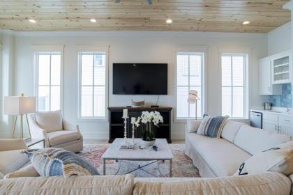 Seaside West 12 Bdrm 11.5 Bath Private Pools Sleeps 36 - image 8