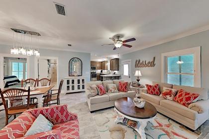 Stylish Beach Cottage with 2 Pools  Screened Deck cottage Alabama