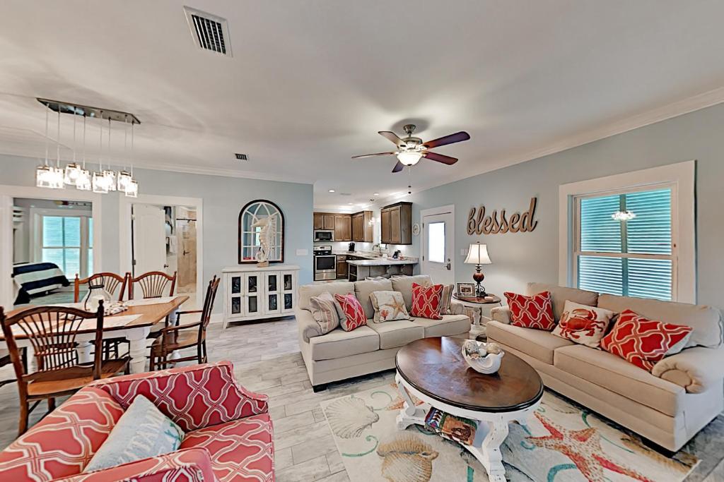 Stylish Beach Cottage with 2 Pools & Screened Deck cottage - main image