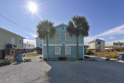 Salty and Sandy - image 17