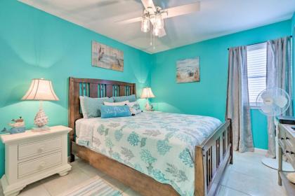Vivid Escape in Gulf Shores - Walk to Beach! - image 14