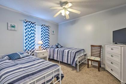 Coastal Gulf Shores Condo - 1 Block to Beach! - image 17