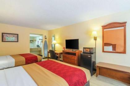 Econo Lodge Inn & Suites Gulfport - image 3