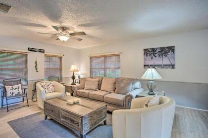 Waterfront Home - Back Yard Boat Slip and Deck - image 4