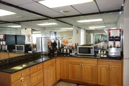 Gurnee Motel - image 12