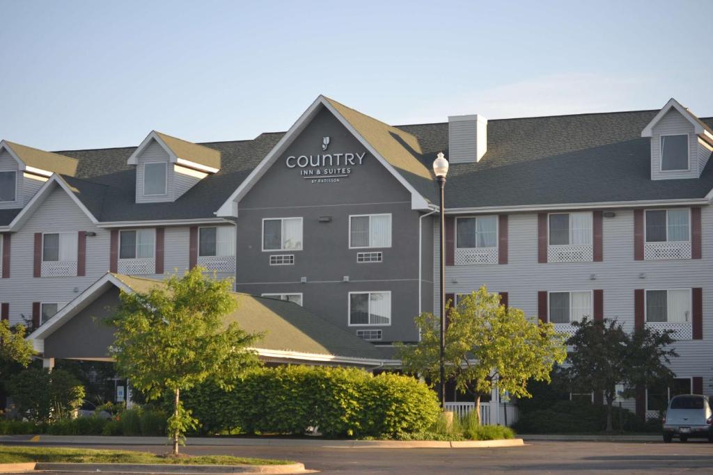 Country Inn & Suites by Radisson Gurnee IL - main image